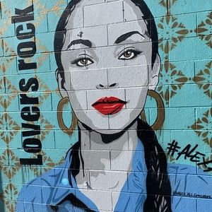 Meet your Posher, Roxy